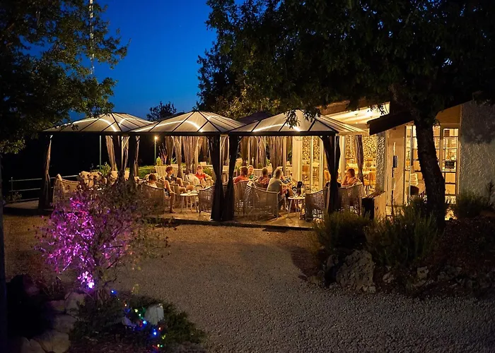 In France With Private Terrace Hébergement de vacances *